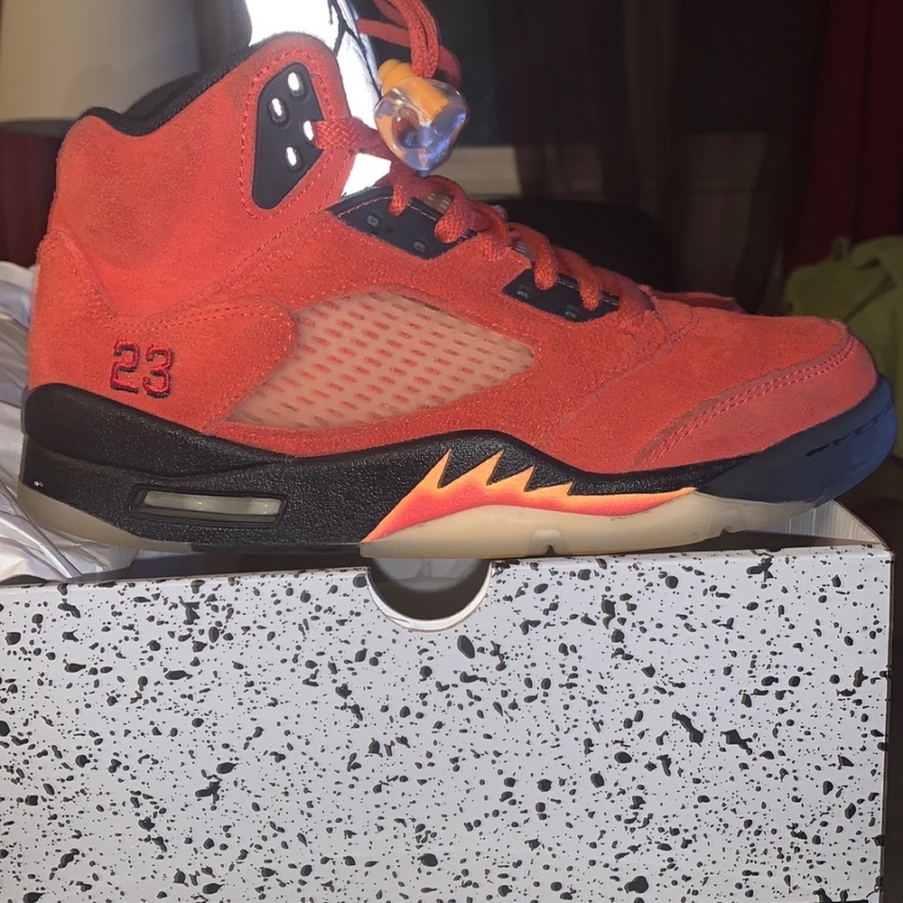 Dunks on Mars Retro Jordan 5s - Picture 2 of 4